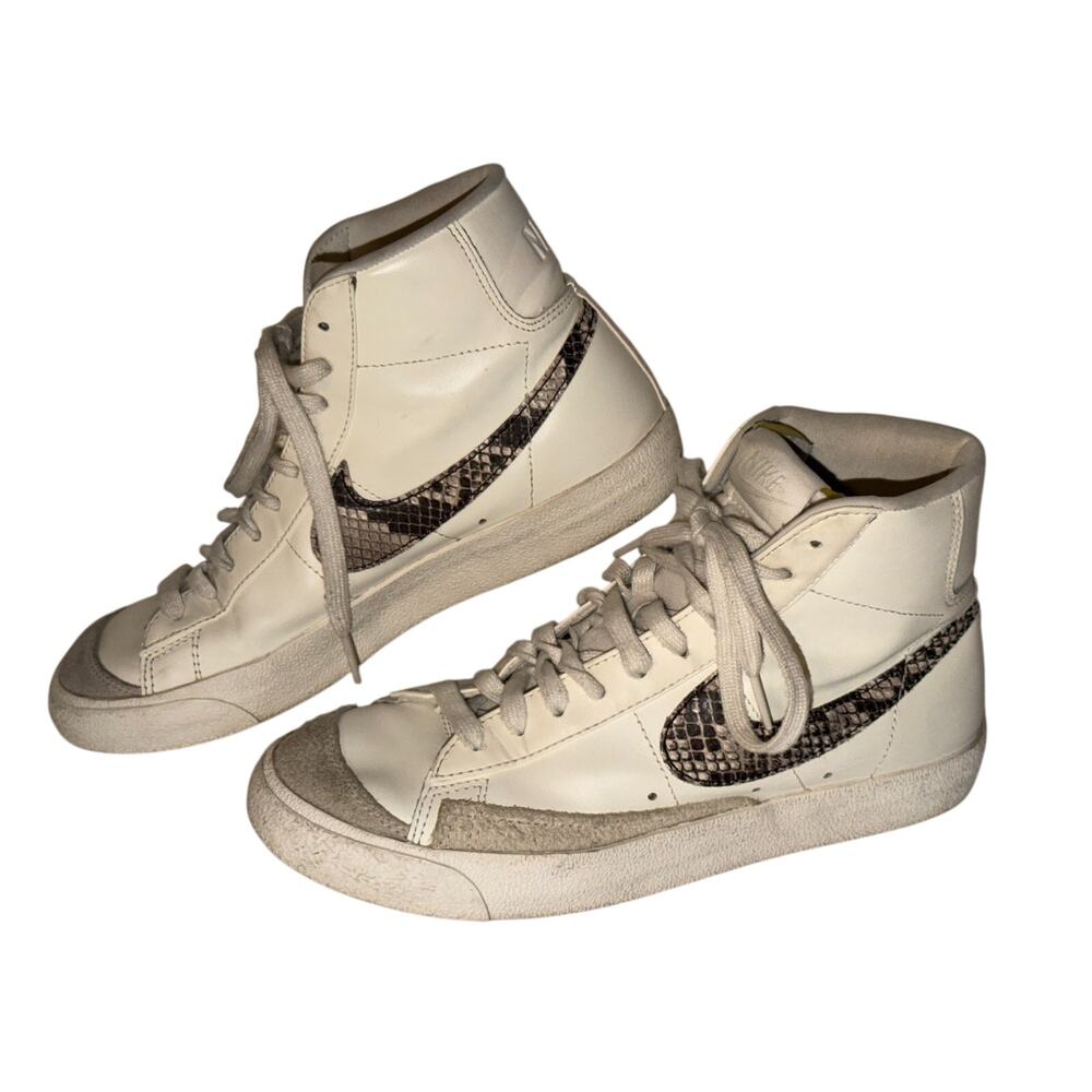 Nike Blazer Mid '77 SE Casual Sneakers, DA8736-100, Wht/Snakeskin, Womens 8.5